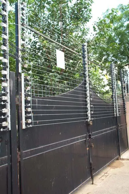 Gate-Mounted Security Wire